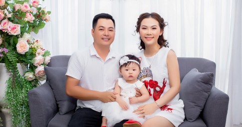 Gia đình bé Thùy Dương