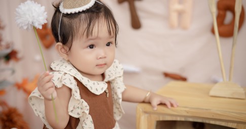 Bé Khánh Ngân